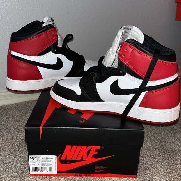 Jordan 1 Retro High Black Toe 2016 - Picture 4 of 7